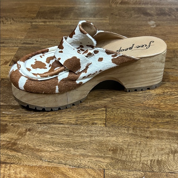Free People Women's Corbin Hair On Clogs size 39 (8-8 1/2) - Picture 3 of 8